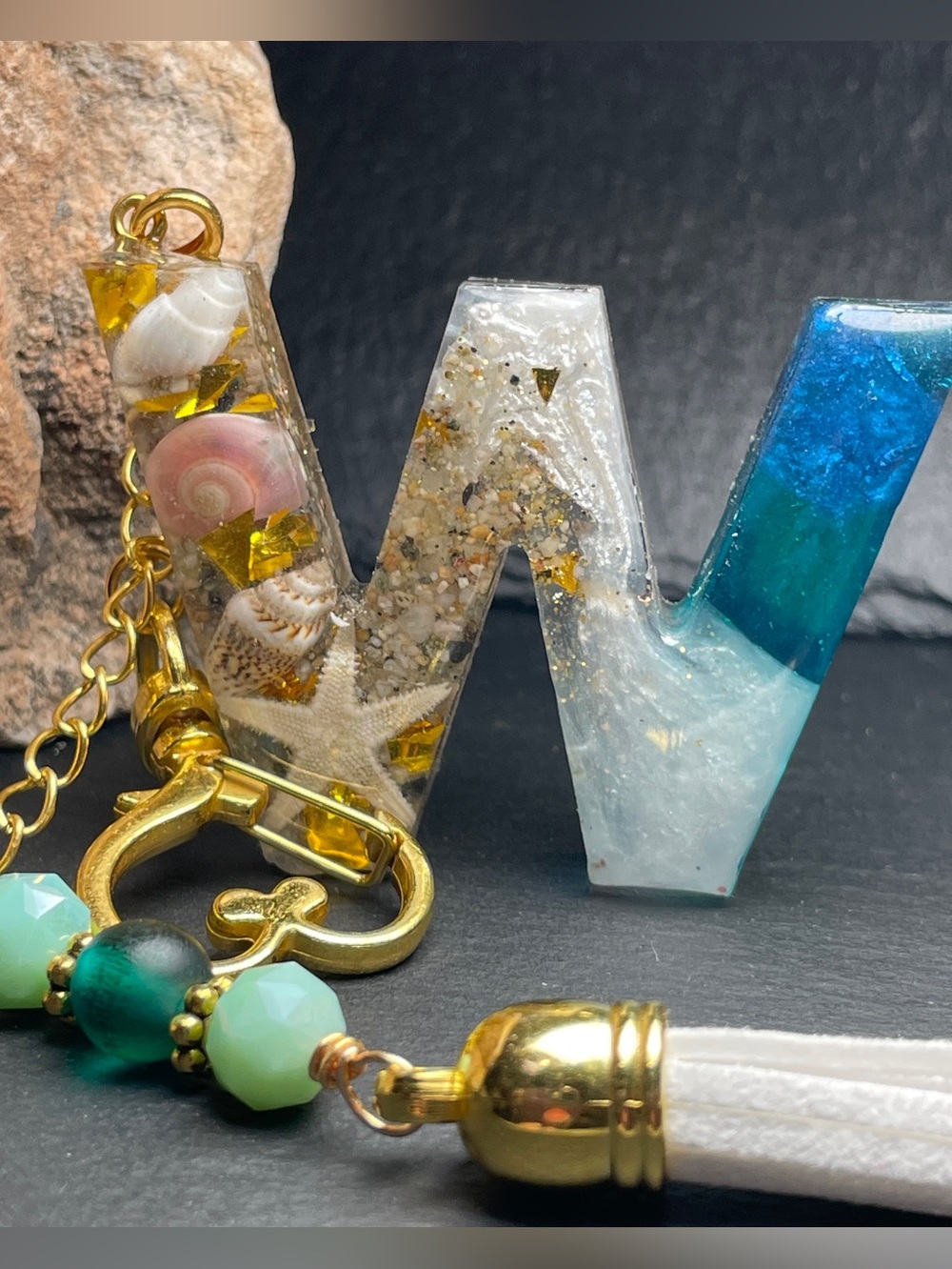 Genuine SOCAL Sand Custom Resin Initial ‘W’ Beach Themed Sea Side Keychain - Picture 3 of 10
